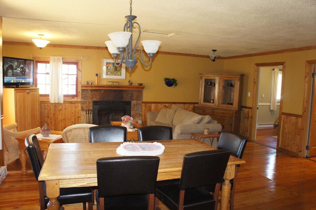 Fairmont Mountain Bungalows Fairmont Hot Springs Rom bilde