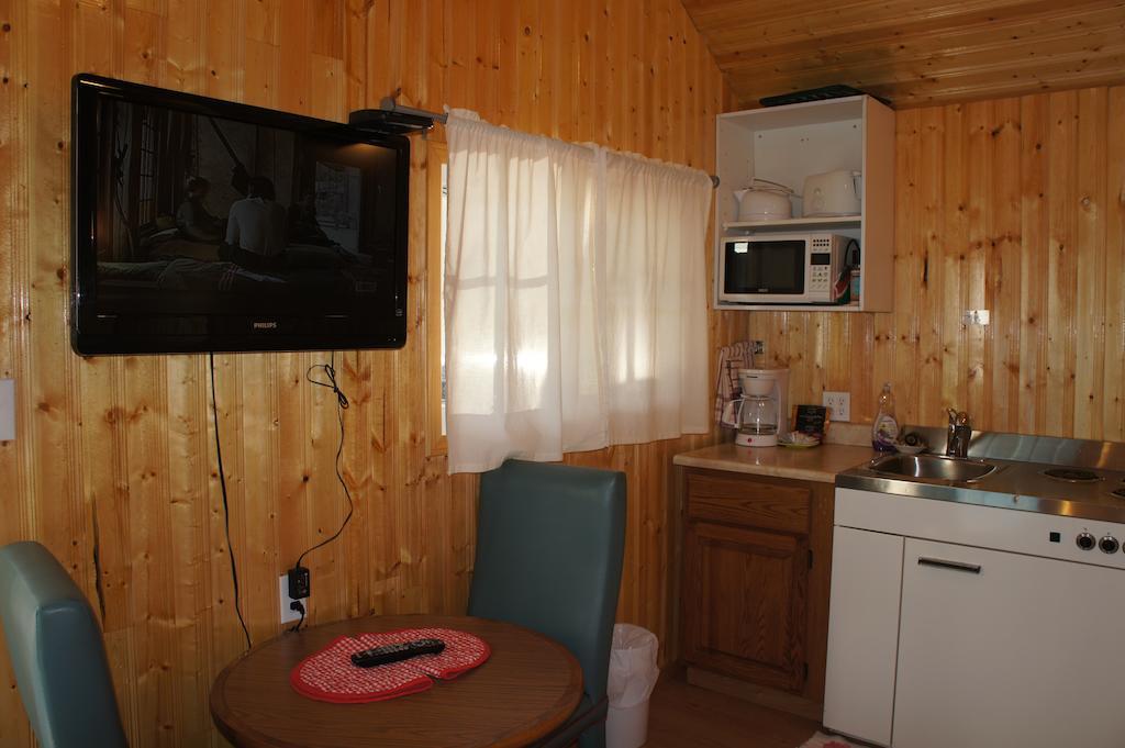 Fairmont Mountain Bungalows Fairmont Hot Springs Rom bilde